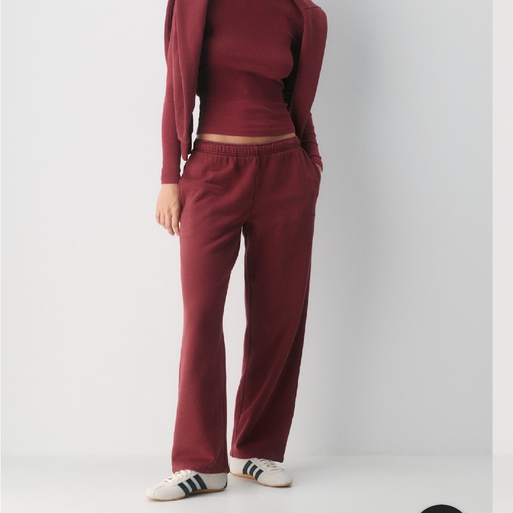Aritzia Cozy Sweatfleece Mega Straight Sweatpant - Vintage Cordovan
